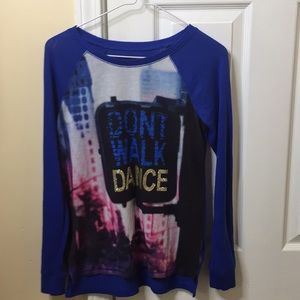 Α long sleeve shirt with two matching leggings